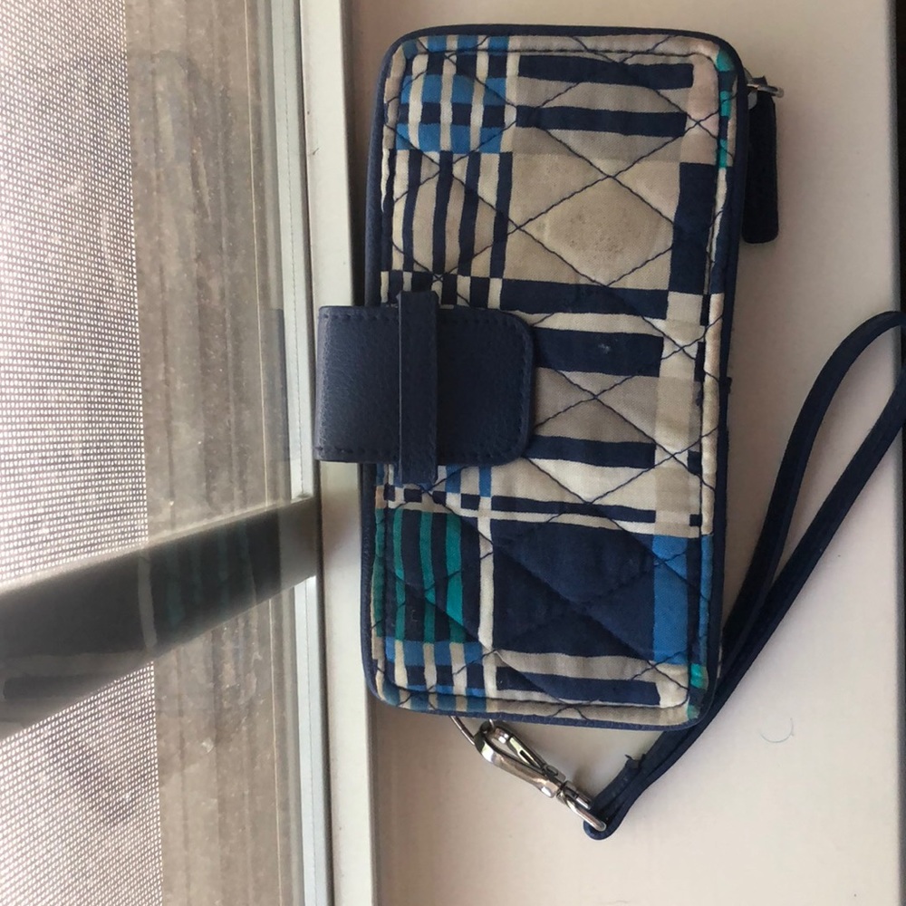 Iconic Vera Bradley RFID Smartphone Wristlet